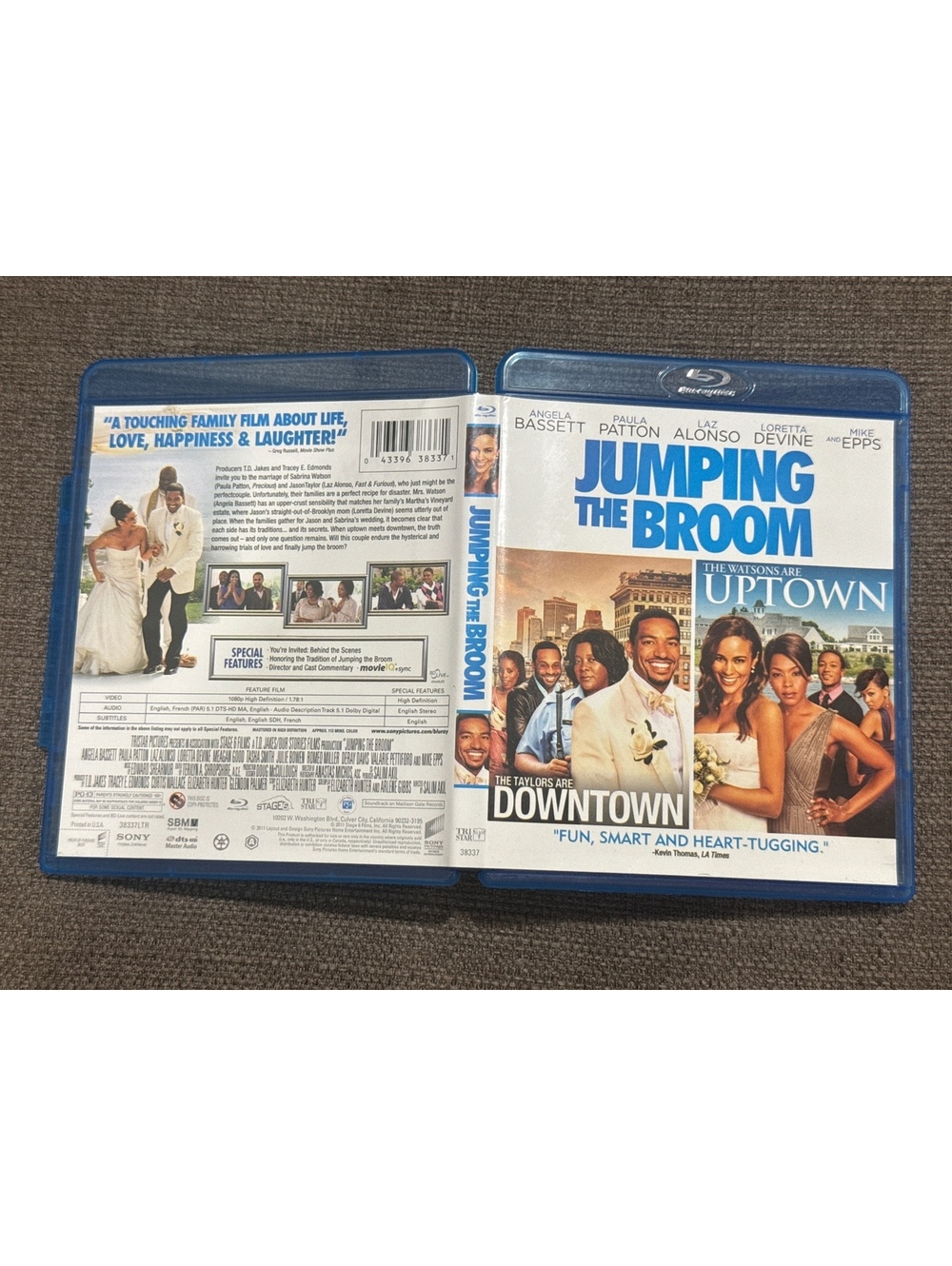 JUMPING THE BROOM (2011) (Blu Ray, Angela Bassett, Laz Alonso, Mike Epps, Reg A)